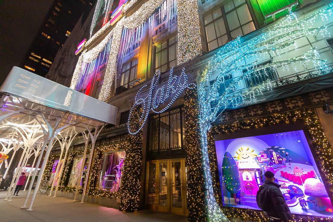 A photo of Saks Fifth Avenue's 2021 holiday window display